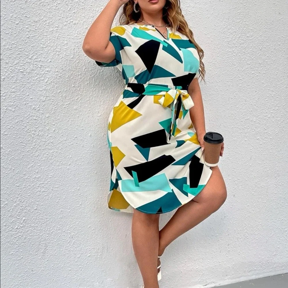 Plus Size Abstract Geo Colorblock Print Belted Dress - Picture 6 of 9